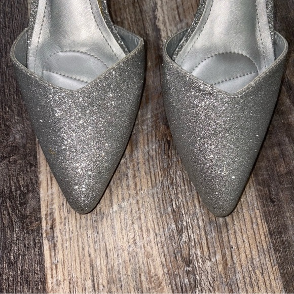 Elegant Silver Glitter Women's Heels Preowned size 6 - Picture 2 of 6